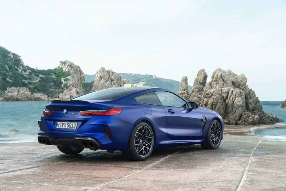 BMW M8 リアビュー