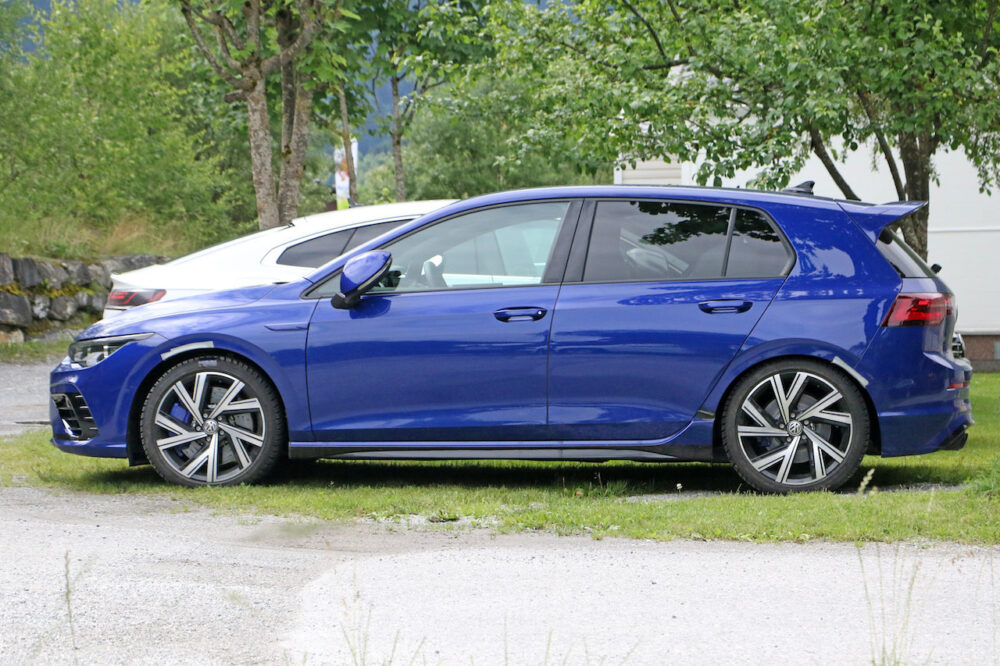 次期新型フォルクスワーゲン ゴルフR プロトタイプ スパイショット
ボディサイド