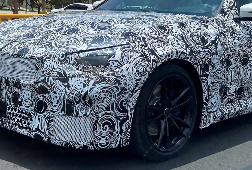 次期新型BMW 2シリーズ クーペ プロトタイプ スパイショット
フェンダー部