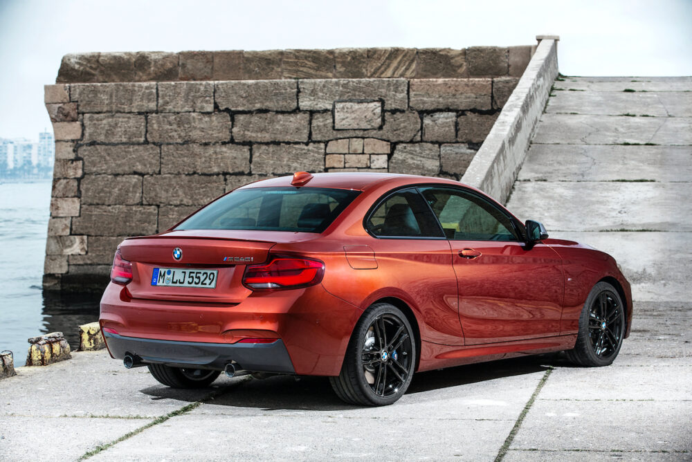 BMW 2シリーズ クーペ 現行モデル
リアとボディサイド