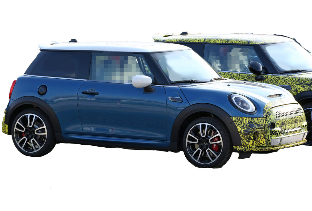 改良新型MINI クーパーS プロトタイプ スパイショット
ボディサイド
2台