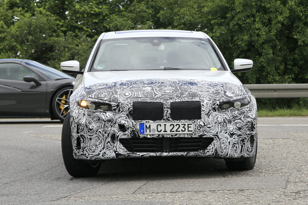 新型 BMW 3シリーズ(i3)プロトタイプ スパイショット
フロント