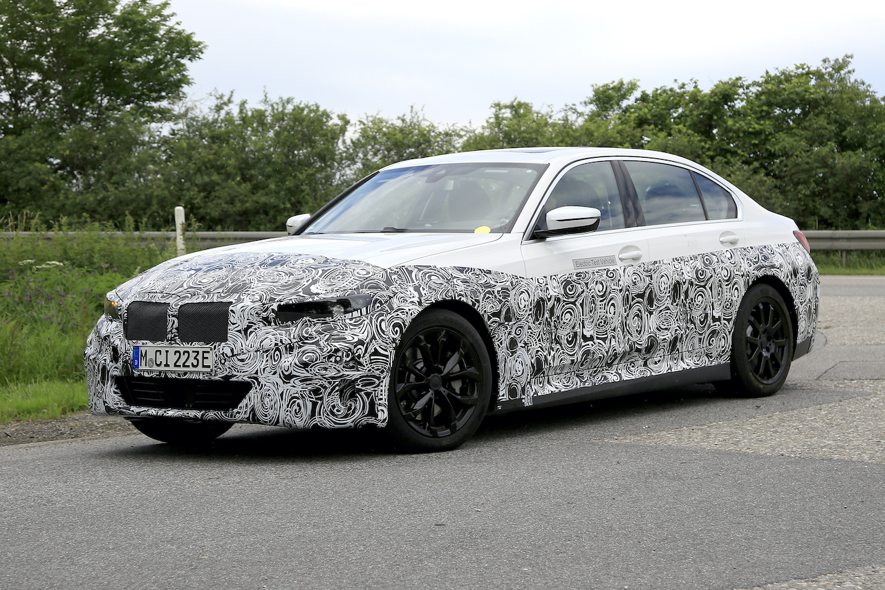 新型bmw 3シリーズ ピュアevプロトタイプをスクープ I3の車名はどうなる Moby モビー