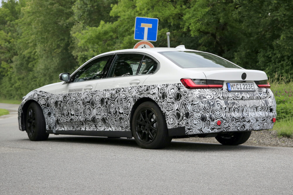 新型 BMW 3シリーズ(i3)プロトタイプ スパイショット
リアとボディサイド