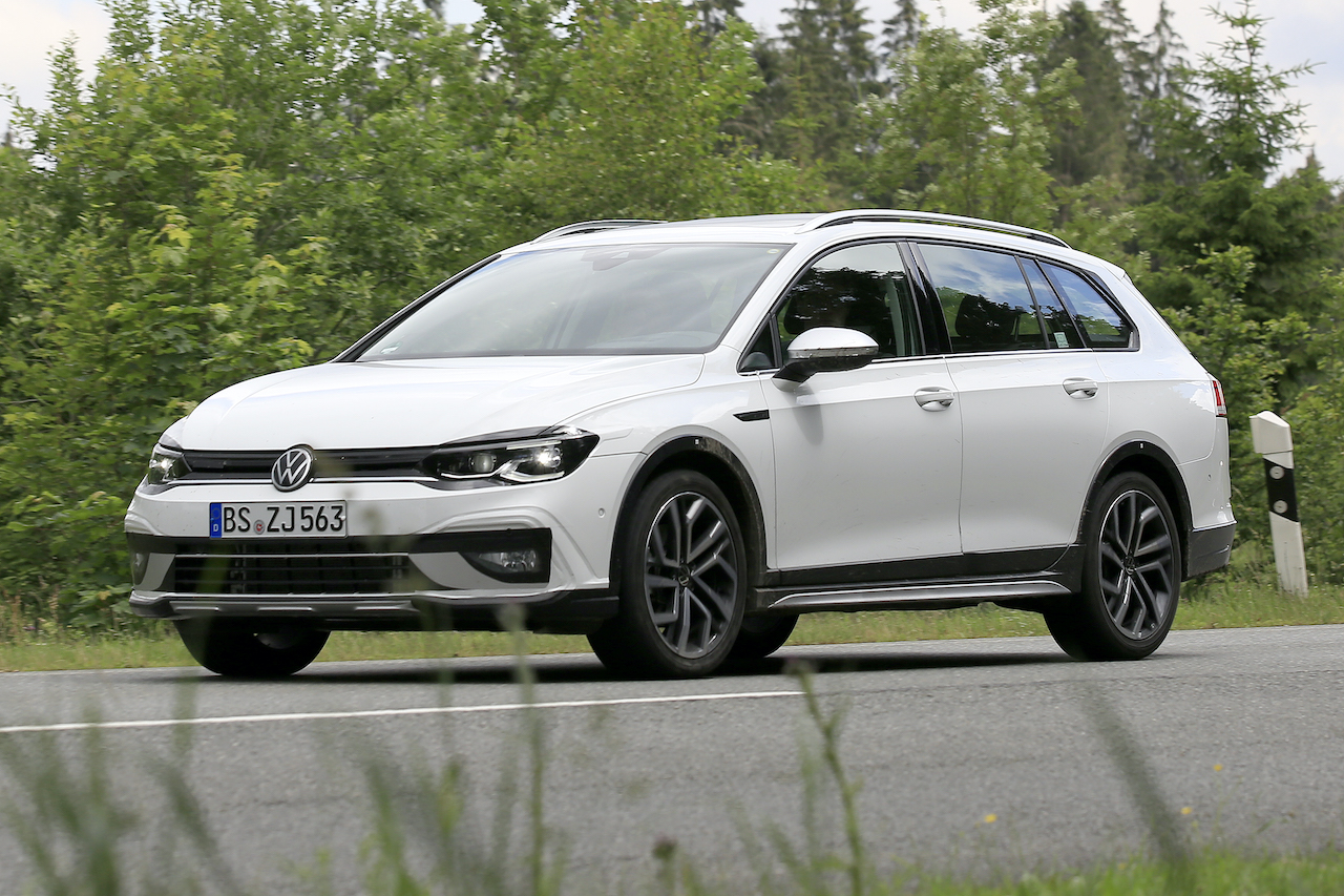 次期新型vw ゴルフ オールトラックを追加へ ヴァリアントとの違いは Moby モビー