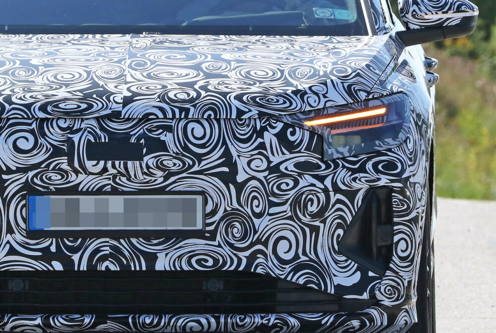 新型アウディ Q4 e-tron 市販型プロトタイプ スパイショット
フロント拡大
