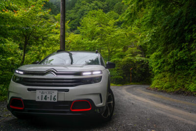 「魔法の絨毯」シトロエン C5エアクロスSUV(ガソリン) 試乗レポ – まだ知らない人も一度は体感して欲しい