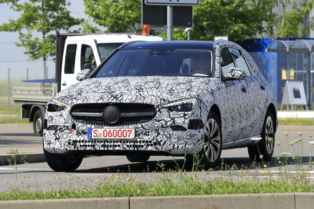 メルセデス・ベンツ 次期新型 Cクラス ステーションワゴン プロトタイプ スパイショット
フロント