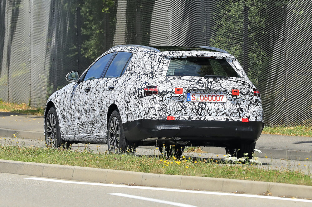 メルセデス・ベンツ 次期新型 Cクラス ステーションワゴン プロトタイプ スパイショット
リア