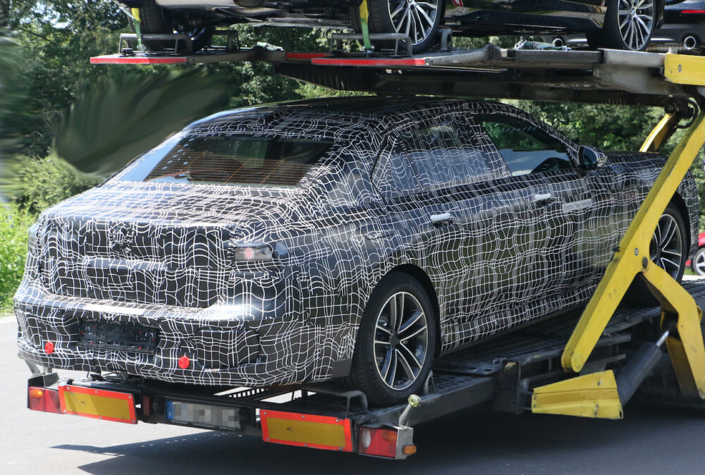 新型 BMW i7 市販型プロトタイプ スパイショット
リアサイド