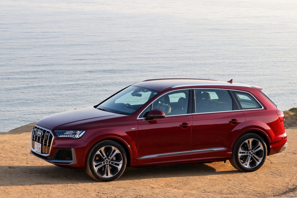 新型3代目 アウディ Q7
ボディサイド