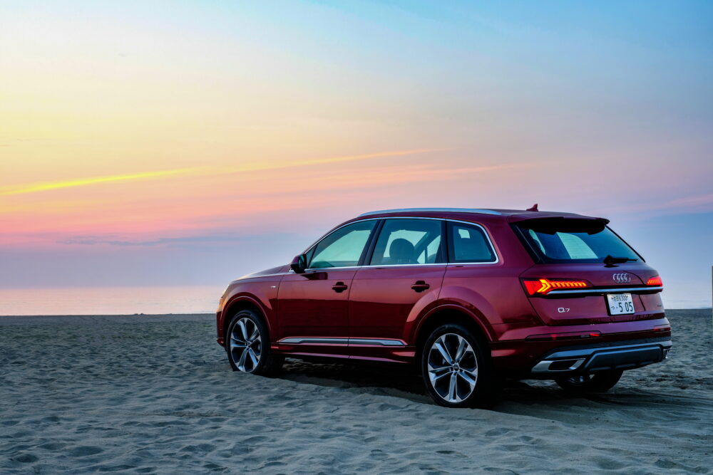 新型3代目 アウディ Q7
リアとボディサイド