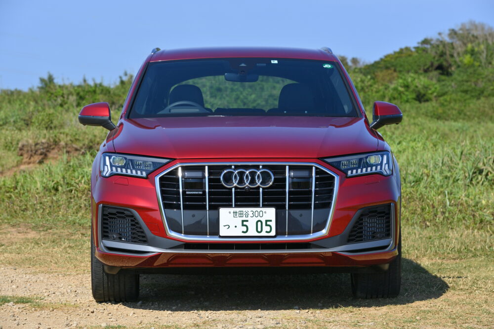 新型3代目 アウディ Q7
フロントマスク