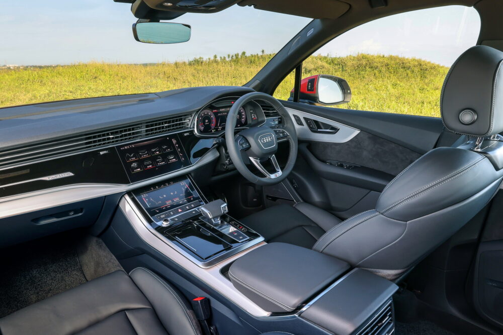 新型3代目 アウディ Q7
インテリア