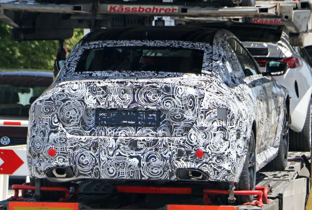 BMWの次世代ピュアEV「i4」に採用予定の「フラッシュマウント・ドアハンドル」
リア