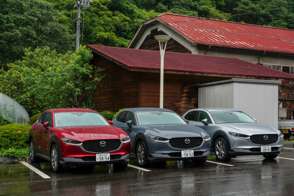 信州木曽ふるさと体験館
駐車場に並ぶ3台のCX-30