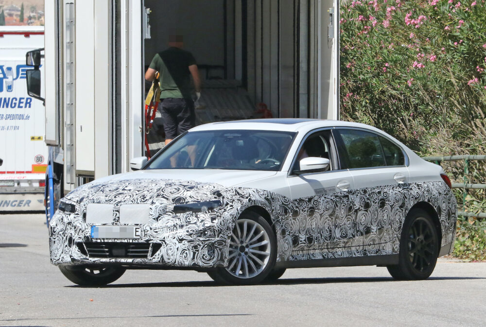 新型 BMW 3シリーズ(i3)プロトタイプ スパイショット
フロントとボディサイド