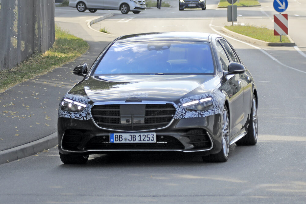 次期新型メルセデス・ベンツ Sクラス プロトタイプ スパイショット
フロント