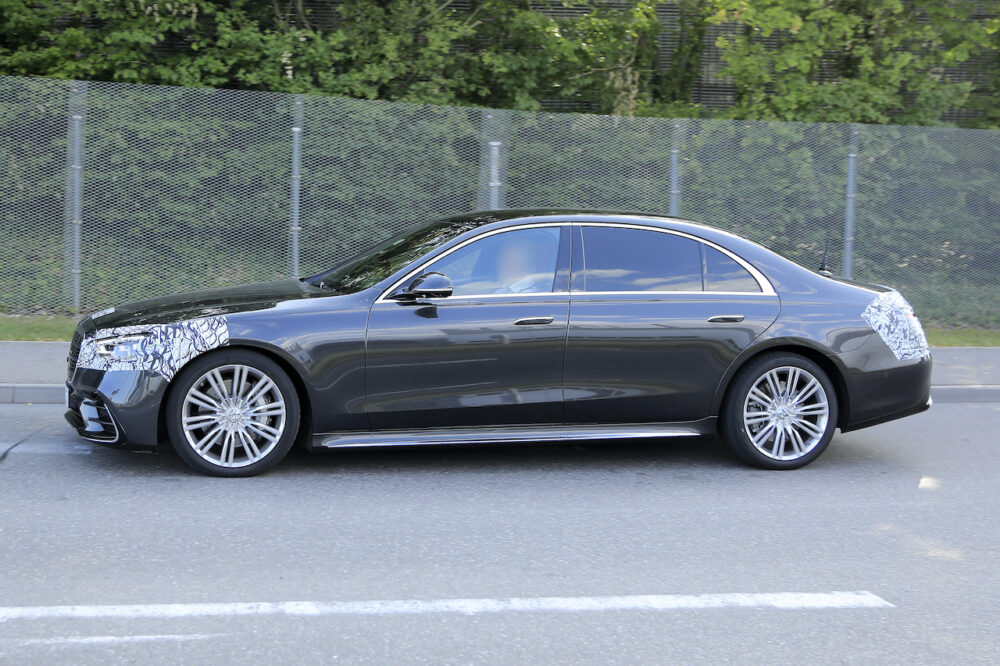 次期新型メルセデス・ベンツ Sクラス プロトタイプ スパイショット
ボディサイド