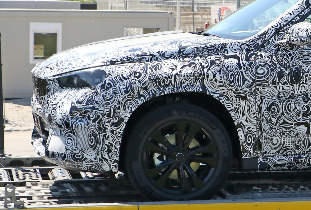 次期新型 BMW X1 プロトタイプ スパイショット
フロント拡大
