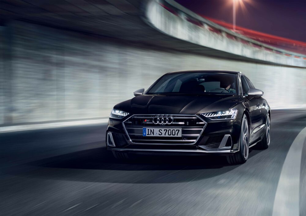 新型アウディ S7スポーツバック フロント