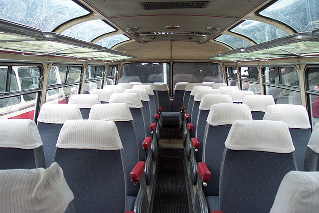 バスのパノラマウインドウ(シュコダ 706 RTO LUX)