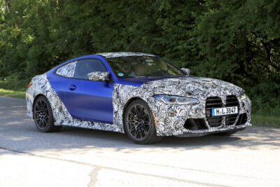 次期新型BMW M4クーペ デビュー迫る!ボディの一部が露わに!