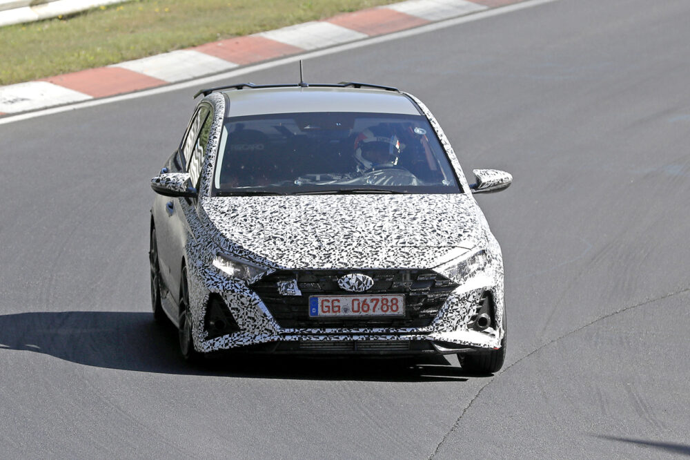 新型 ヒュンダイ i20n プロトタイプ スパイショット
フロント