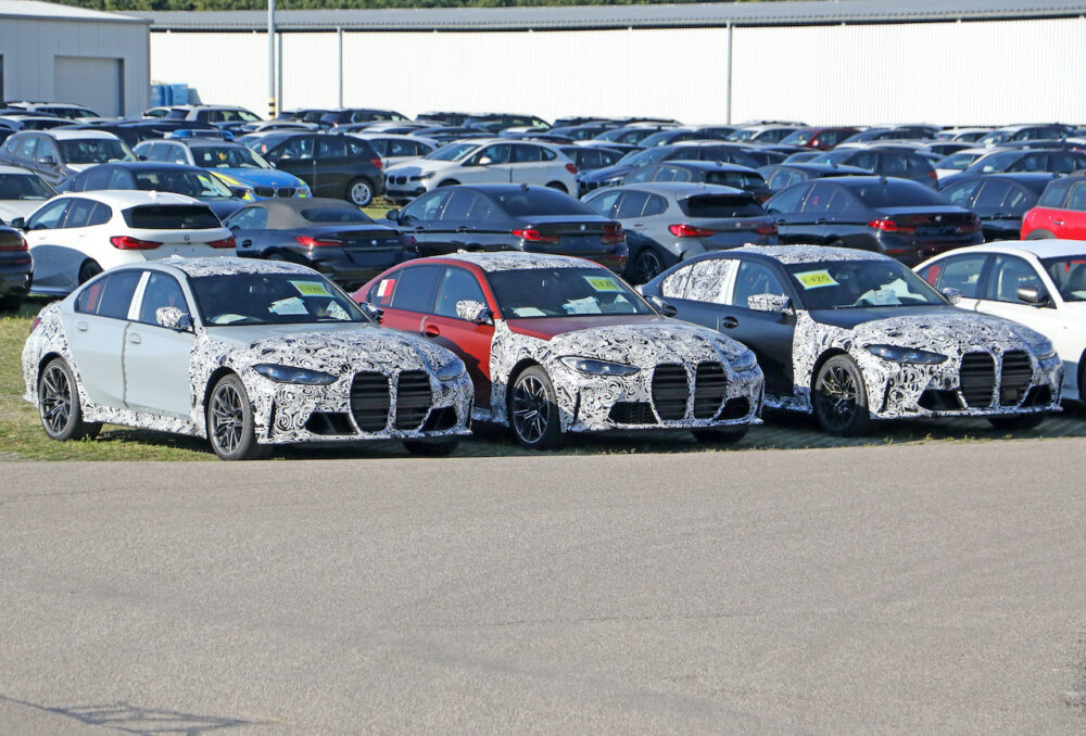 次期新型 BMW M3 プロトタイプ
3台並ぶ
フロント
