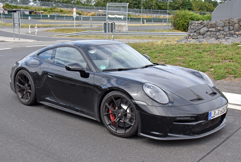 新型ポルシェ 911 GT3ツーリング プロトタイプ スパイショット
フロントサイド