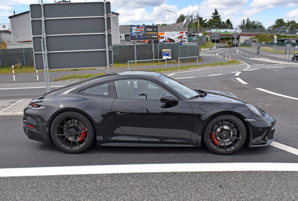 新型ポルシェ 911 GT3ツーリング プロトタイプ スパイショット
ボディサイド