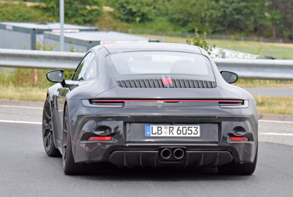 新型ポルシェ 911 GT3ツーリング プロトタイプ スパイショット
リア
