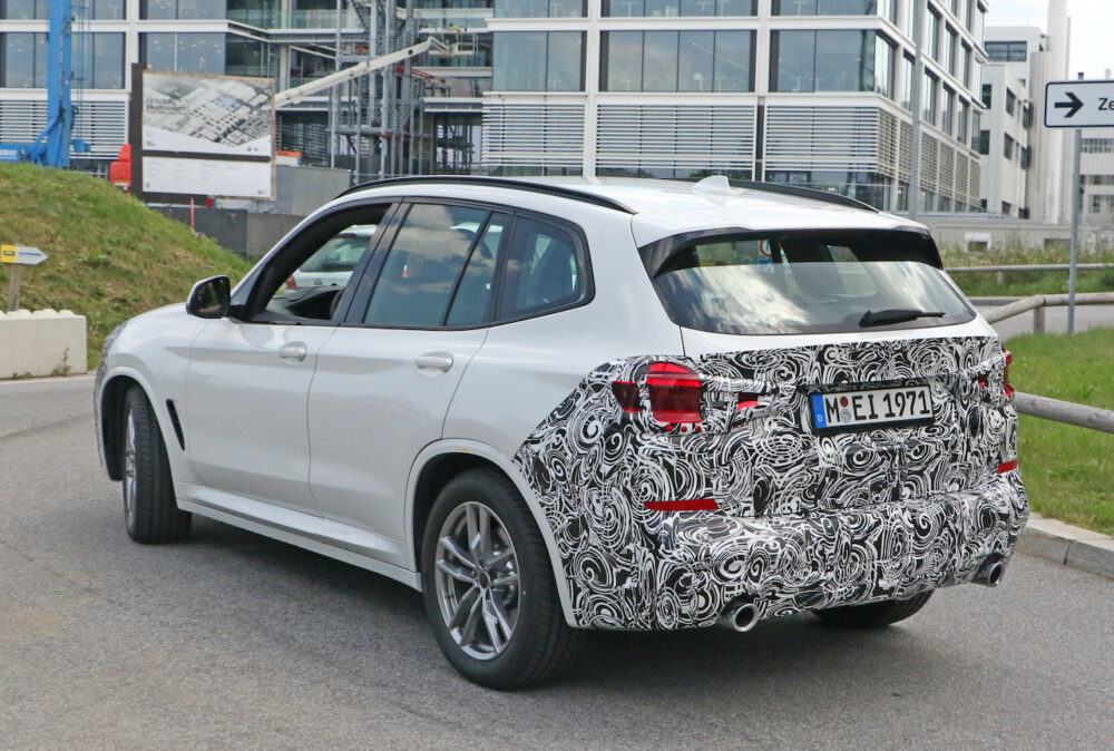 改良新型 BMW X3 プロトタイプ スパイショット
リアサイド