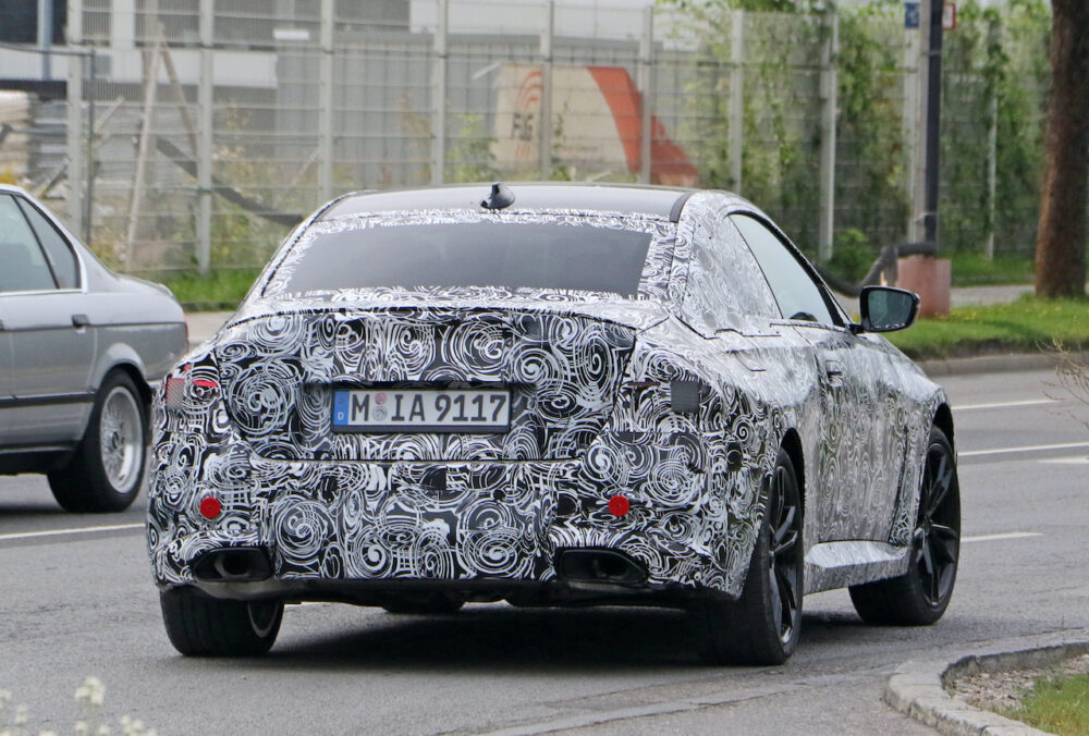 次期新型BMW 2シリーズクーペ プロトタイプ スパイショット
リア