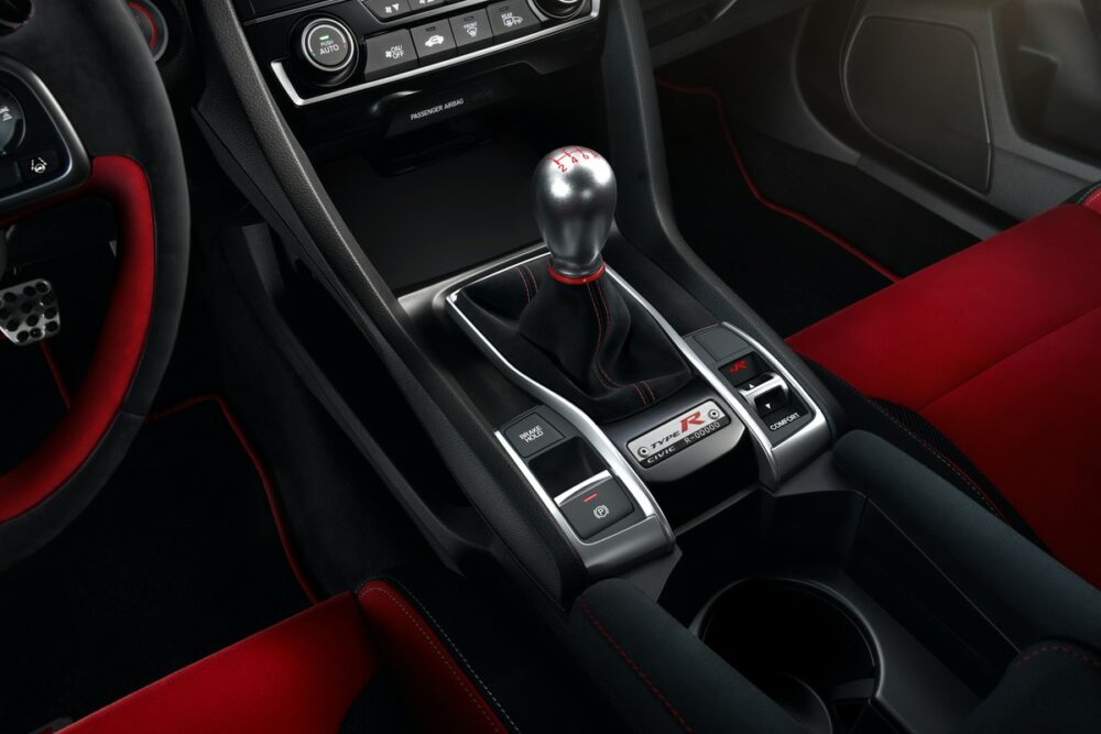 改良新型シビック タイプR 2020年モデル 北米仕様
シフト