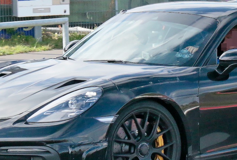 新型ポルシェ ケイマン GT4 RS プロトタイプ
フロントサイド拡大