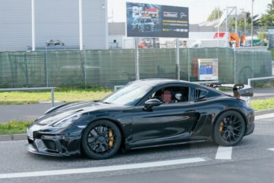 次期新型ポルシェ「718ケイマン RS GT4」は巨大スワンネックウィングを装備してデビューか!