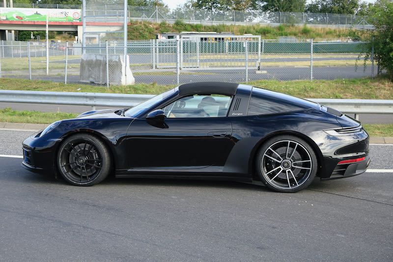 新型ポルシェ 911 タルガ4 GTS 市販型プロトタイプ
ボディサイド