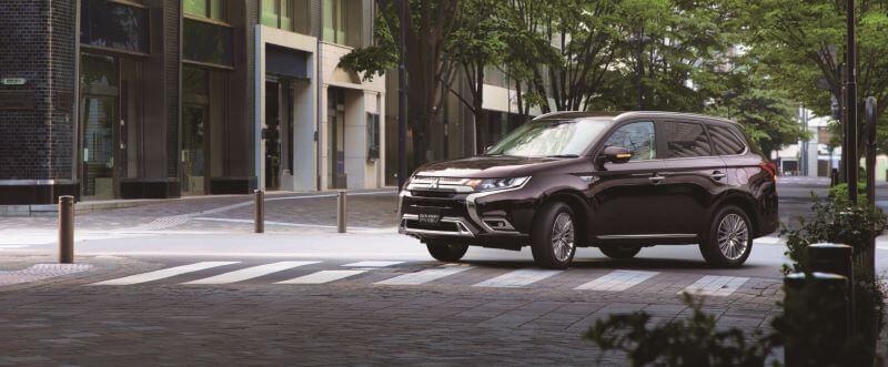 アウトランダーPHEV G Plus Package(ルビーブラックパール)