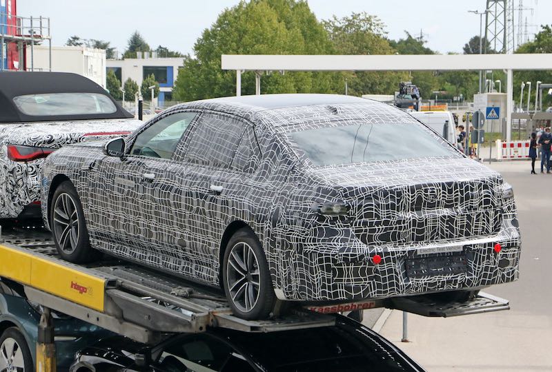 新型 BMW i7 プロトタイプ スパイショット リアサイド