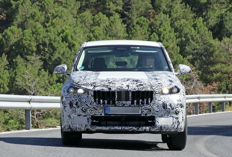 次期新型BMW X1 プロトタイプ スパイショット フロント