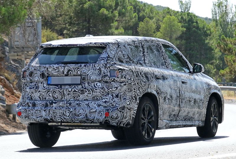次期新型BMW X1 プロトタイプ スパイショット リアサイド