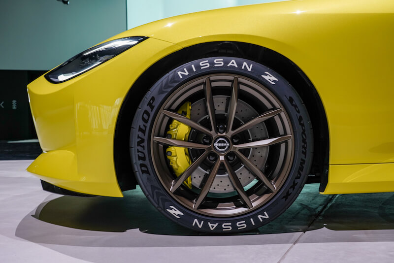 次期新型 日産フェアレディZ プロトタイプ タイヤ・フェンダーフロント