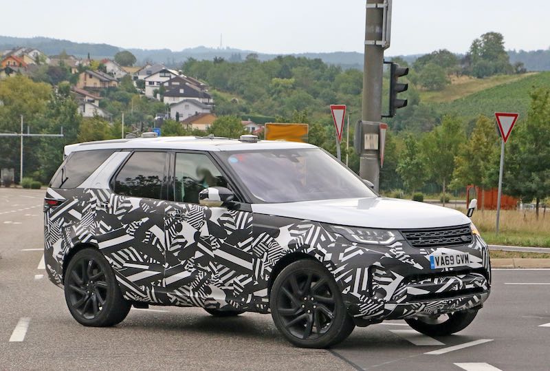 改良新型ランドローバー ディスカバリー プロトタイプ スパイショット
フロントサイド