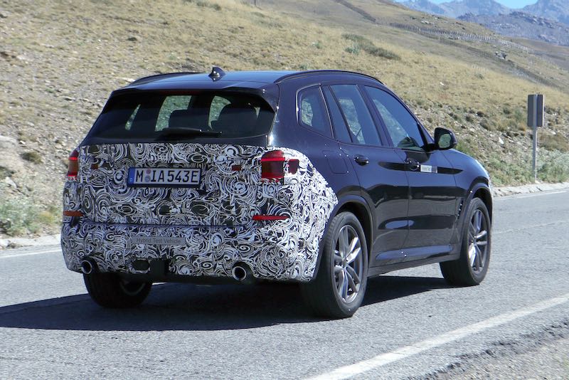 改良新型 BMW PHEV プロトタイプ スパイショット リアサイド