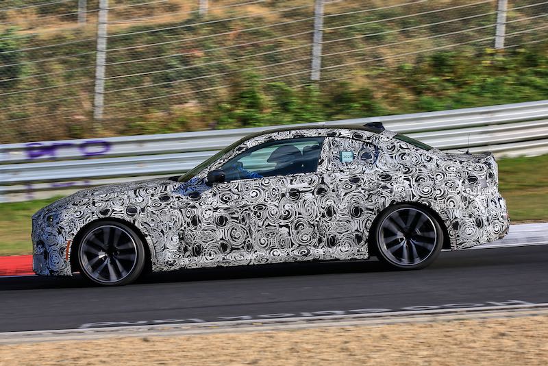 次期新型BMW 2シリーズ クーペ M240i プロトタイプ スパイショット ボディサイド