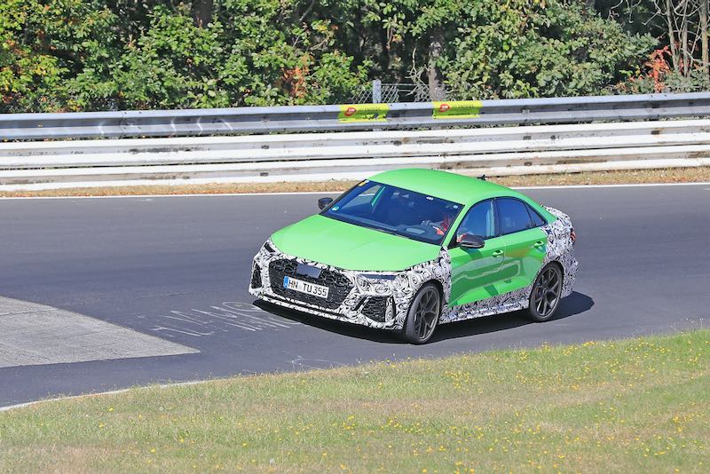 次期新型 アウディ RS3 セダン プロトタイプ スパイショット フロントサイド