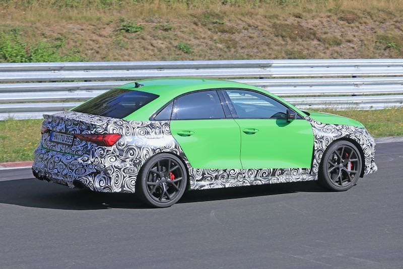 次期新型 アウディ RS3 セダン プロトタイプ スパイショット リアサイド