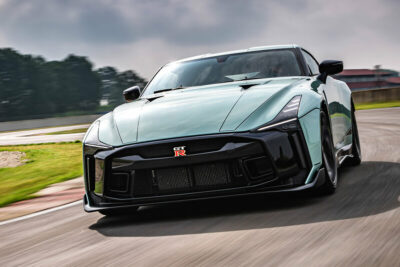 次期新型日産GT-R(R36)はハイブリッドでフルモデルチェンジか!その前にビッグマイナーチェンジの噂も