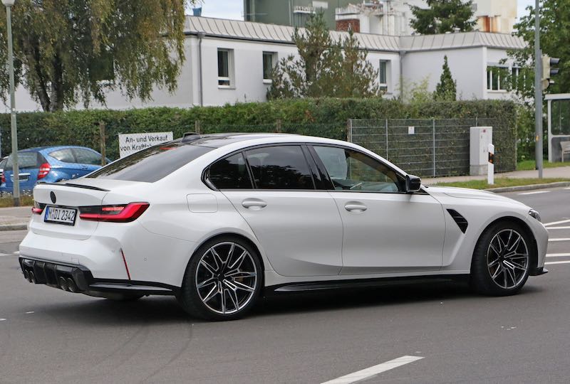 新型 BMW M3 セダン ホワイトボディ サイド